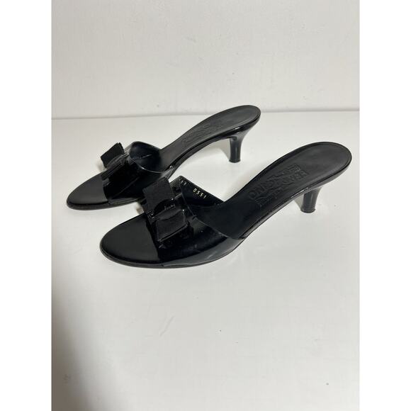 Salvatore Ferragamo EUC Black Patent Leather Kitten Heel Bow Slides Shoes 7 B - Picture 1 of 11